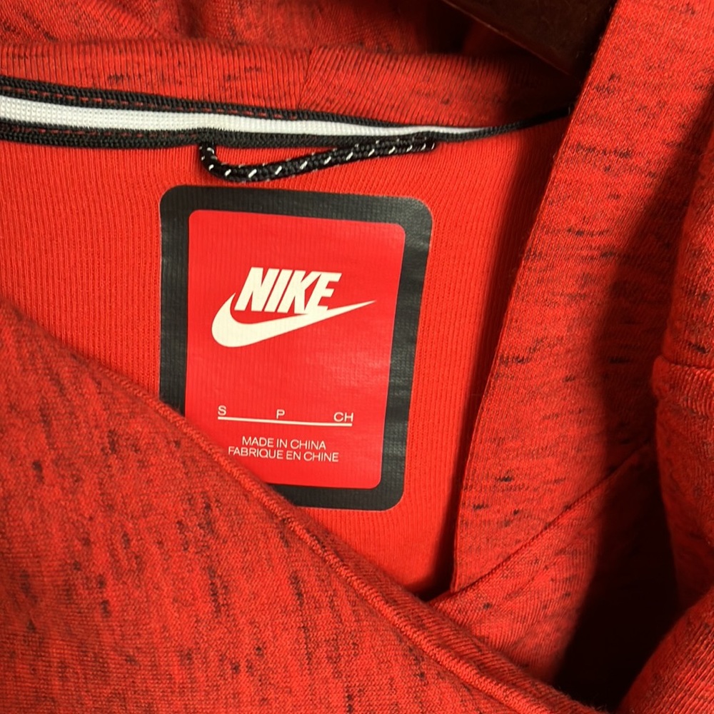 Nike - Picture 3 of 16